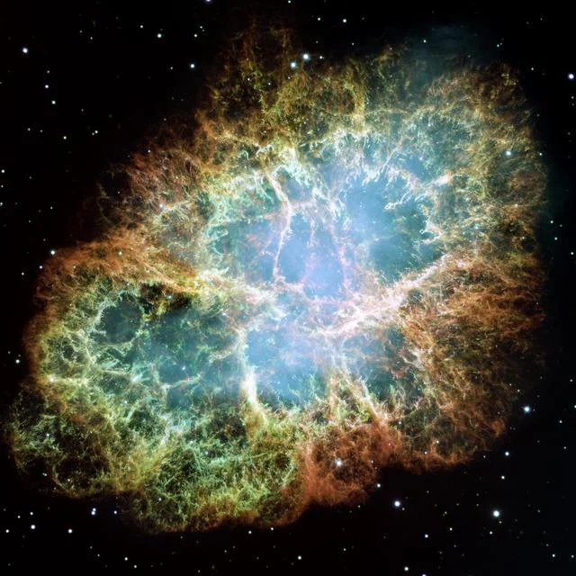 La Nebulosa del Cangrejo fotografiada por el telescopio Hubble, llena de colores